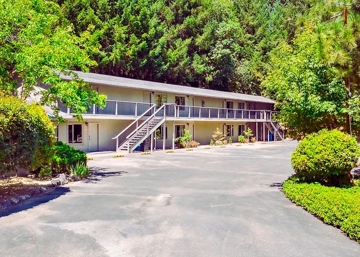 The Fainting Couch Boutique Hotel